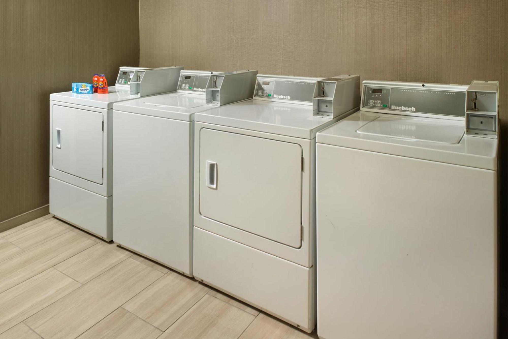 Springhill Suites Charlotte University Research Park Bagian luar foto